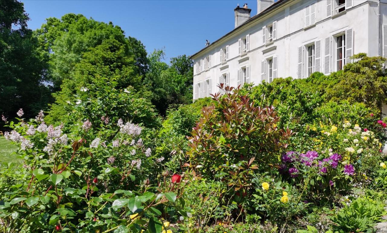 Chateau De Brinville Saint-Sauveur-sur-Ecole Exterior foto